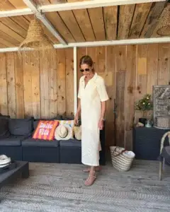 Robe longue écru Banditas Béa en viscose ajourée portée par Lucie, silhouette fluide et bohème